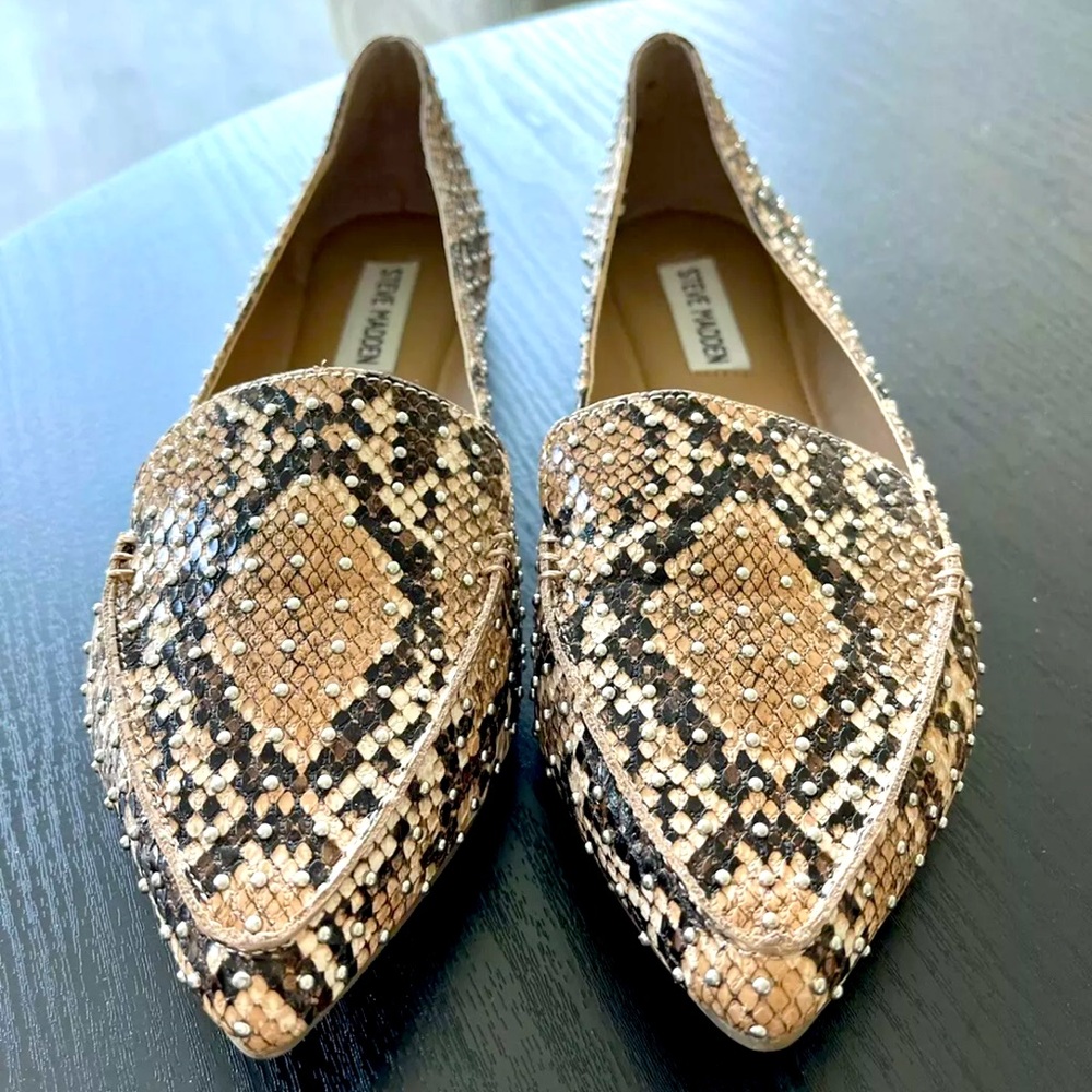 STEVE MADDEN FEATHER-S TAN SNAKE FLATS US 7.5M